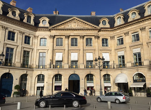 L'hôtel d'Evreux : la façade sur la place Vendôme L'hôtel d'Evreux : la façade sur la place Vendôme