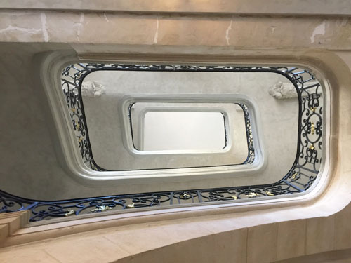 Les hôtels Le Lièvre de La Grange : la cage d'escalier Les hôtels Le Lièvre de La Grange : la cage d'escalier