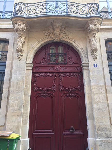 Les hôtels Le Lièvre de La Grange - Le portail du n°4 Les hôtels Le Lièvre de La Grange - Le portail du n°4