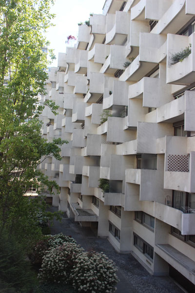 Immeuble de logements rue de Vaugirard - Façade du volume donnant sur la Petite Ceinture Immeuble de logements rue de Vaugirard - Façade du volume donnant sur la Petite Ceinture