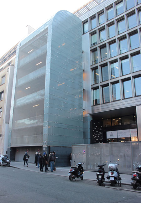 Le centre Assas : façade sur la rue d'Assas