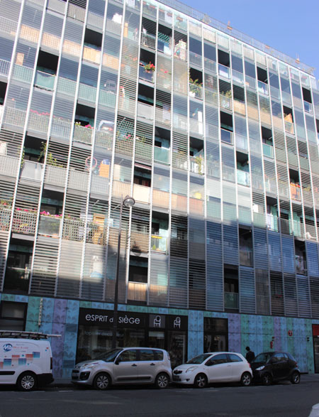 Immeuble de logements - Façade en verre sur la rue Frémicourt Immeuble de logements - Façade en verre sur la rue Frémicourt