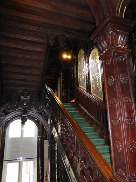 L'hôtel Gaston Menier : l'escalier L'hôtel Gaston Menier : l'escalier