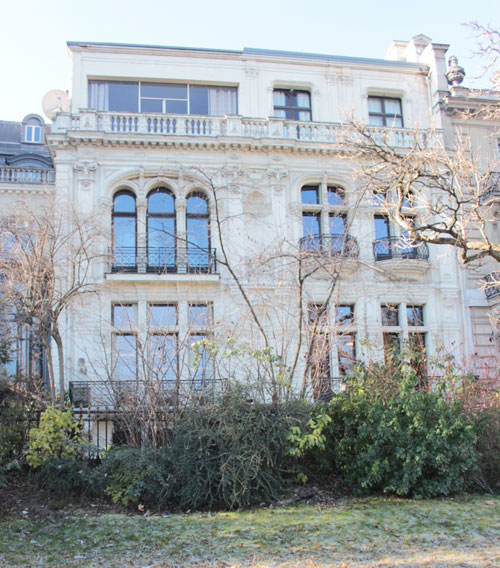 L'hôtel Henri Menier : la façade néo-Renaissance donnant sur le parc Monceau, surélevée ultérieurement