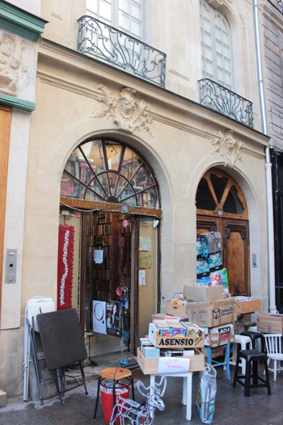 Maison Dubuisson : la librairie Abbey Bookshop est installée au rez-de-chaussée Maison Dubuisson : la librairie Abbey Bookshop est installée au rez-de-chaussée