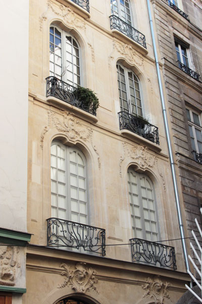 Maison Dubuisson : la façade de style Rocaille, plutôt rare à Paris Maison Dubuisson : la façade de style Rocaille, plutôt rare à Paris