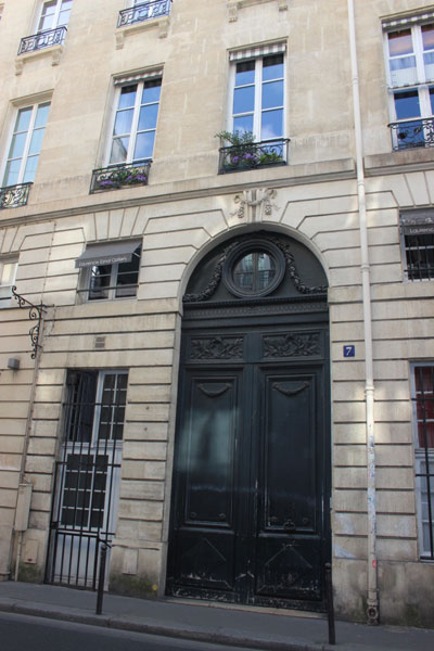 Portail du n°7 rue Bonaparte Portail du n°7 rue Bonaparte