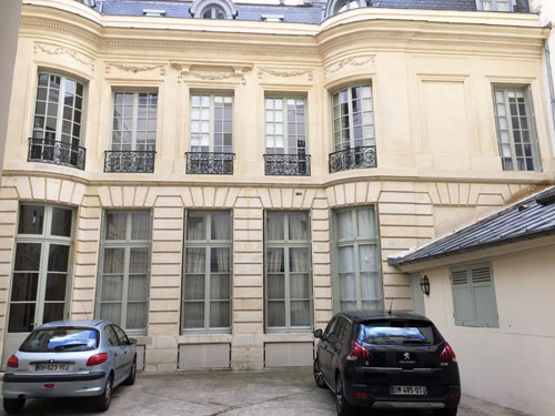 le Petit hôtel de Persan : la façade sur la cour le Petit hôtel de Persan : la façade sur la cour