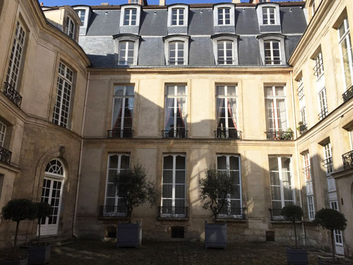 L'hôtel Schömberg - Le logis en fond de cour L'hôtel Schömberg - Le logis en fond de cour