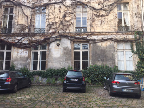L'hôtel de Chatillon - La façade sur cour L'hôtel de Chatillon - La façade sur cour