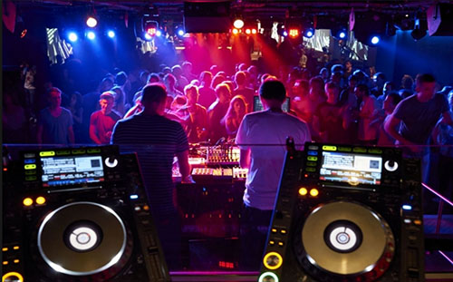 Le Rex Club : la salle vue du DJ booth