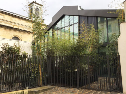 L'hôtel Boulin : un ancien atelier renové (ou reconstruit?) occupe l'ancien jardin