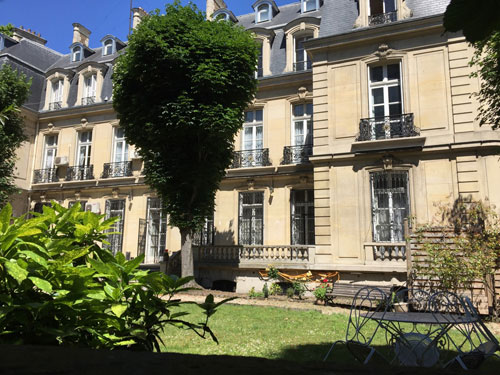 L'hôtel des Monstiers-Mérinville : la façade donnant sur le jardin