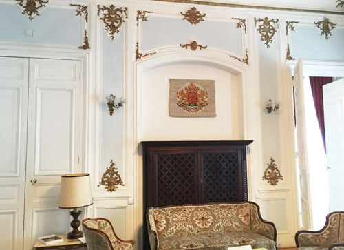 L'hôtel des Monstiers-Mérinville : le salon bleu L'hôtel des Monstiers-Mérinville : le salon bleu