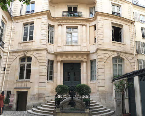 L'hôtel de Launay : la façade sur cour L'hôtel de Launay : la façade sur cour
