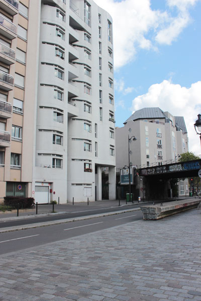 Ensemble de logements : l'immeuble sur le quai de Loire