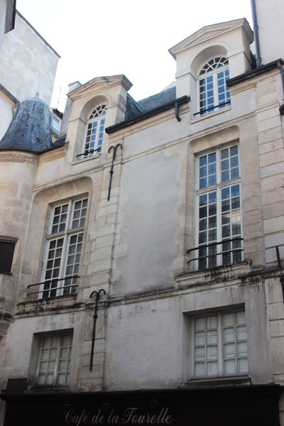 L'hôtel des abbés de Fécamp : détail de la façade L'hôtel des abbés de Fécamp : détail de la façade