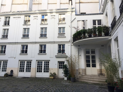 L'hôtel des Vivres : le balcon en quart de cercle