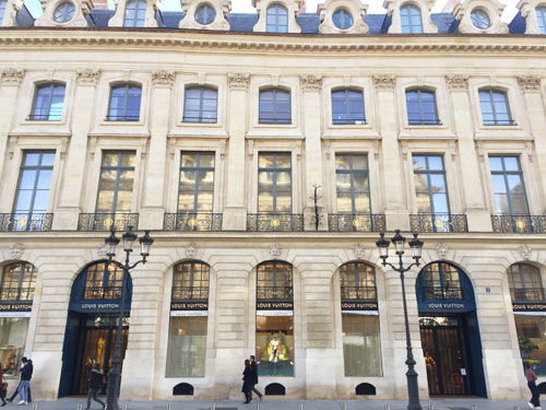L'hôtel Marquet de Bourgade : c'est aujourd'hui la nouvelle boutique Vuitton L'hôtel Marquet de Bourgade : c'est aujourd'hui la nouvelle boutique Vuitton
