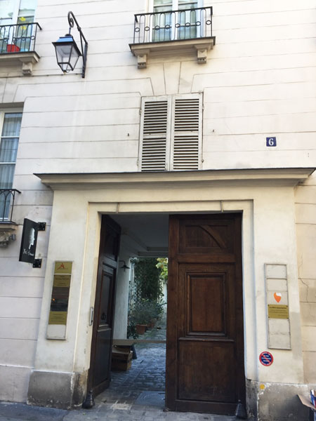 Cour ancienne Rue de Jarente : l'immeuble sur rue