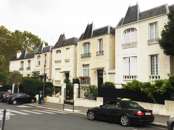 Les maisons donnant sur la rue du docteur Leray Les maisons donnant sur la rue du docteur Leray