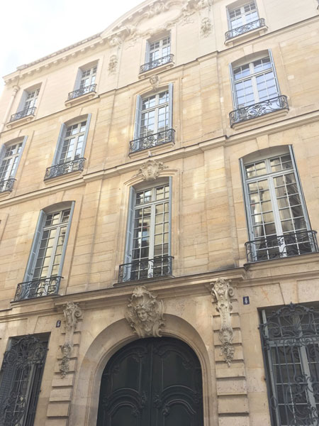 L'hôtel Sulkowski : la travée centrale L'hôtel Sulkowski : la travée centrale