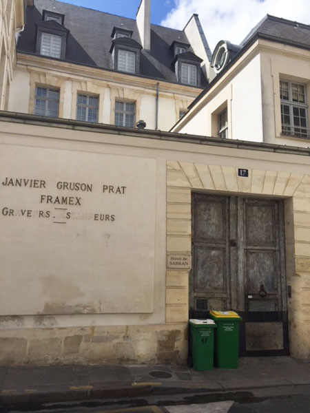 L'hôtel de Sabran : vue depuis la rue Pastourelle L'hôtel de Sabran : vue depuis la rue Pastourelle