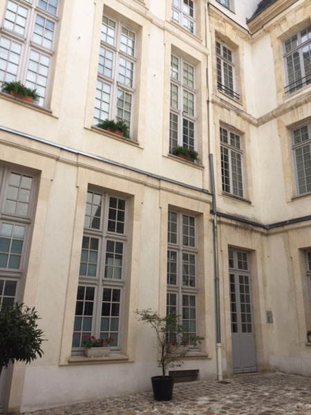 L'hôtel de Sabran : l'aile gauche L'hôtel de Sabran : l'aile gauche