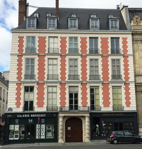 L'hôtel de Transylvanie : la façade sur le quai L'hôtel de Transylvanie : la façade sur le quai