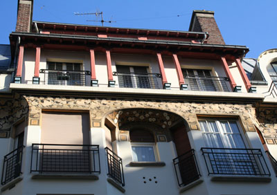 Ateliers d'artistes, détail des motifs floraux Ateliers d'artistes, détail des motifs floraux