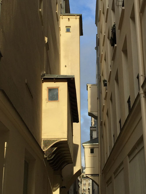 La ruelle Sourdis : constructions en encorbellement aux étages
