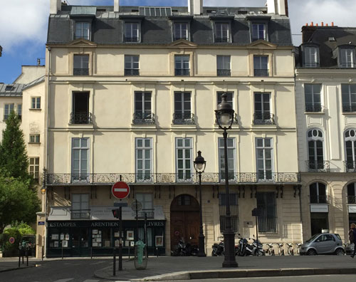Hôtel Dorat : la façade sur le quai Malaquais Hôtel Dorat : la façade sur le quai Malaquais