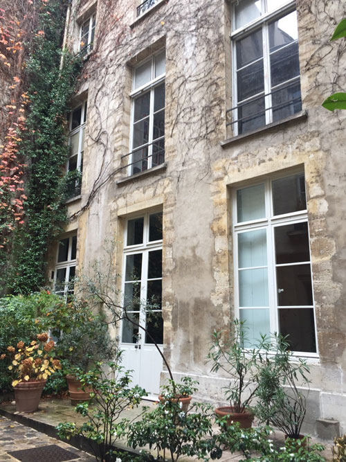 L'hôtel de La Grange Trianon : l'aile droite L'hôtel de La Grange Trianon : l'aile droite