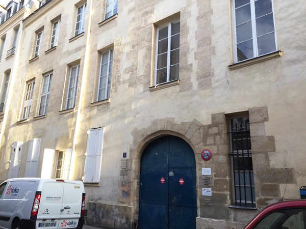 L'hôtel Bence : la façade sur rue du logis