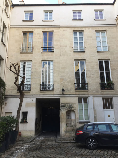 L'hôtel Bence : façade sur cour du logis