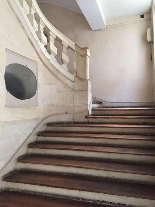 Hôtel du XVIIe siècle : l'escalier à balustres