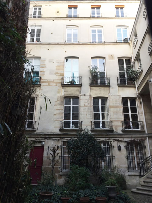 Hôtel particulier caché Rue Michel Le Comte : la façade sur cour