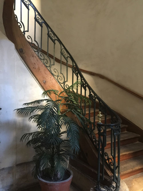 L'hôtel Le Charron : l'escalier B L'hôtel Le Charron : l'escalier B