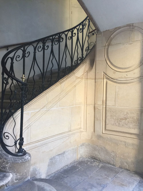 L'hôtel Le Charron : l'escalier C L'hôtel Le Charron : l'escalier C