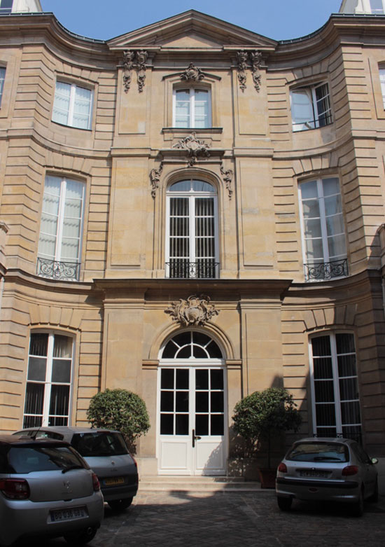 La façade sur cour de l'hôtel de Marcilly La façade sur cour de l'hôtel de Marcilly