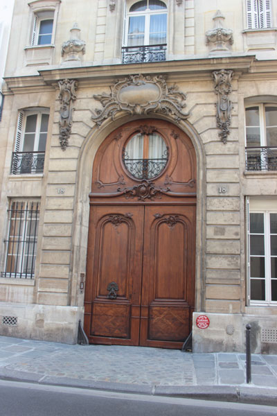 L'hôtel de Marcilly : le portail L'hôtel de Marcilly : le portail