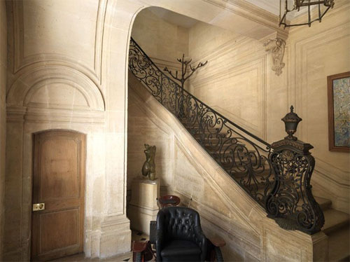 L'hôtel de Marcilly : le vestibule et l'escalier d'honneur L'hôtel de Marcilly : le vestibule et l'escalier d'honneur